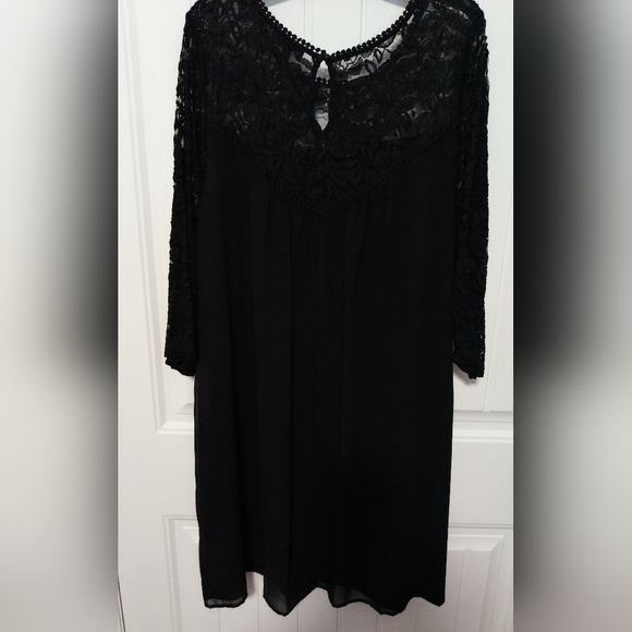 Luxology Dresses & Skirts - New Black Lace Midi Dress / Size 3X